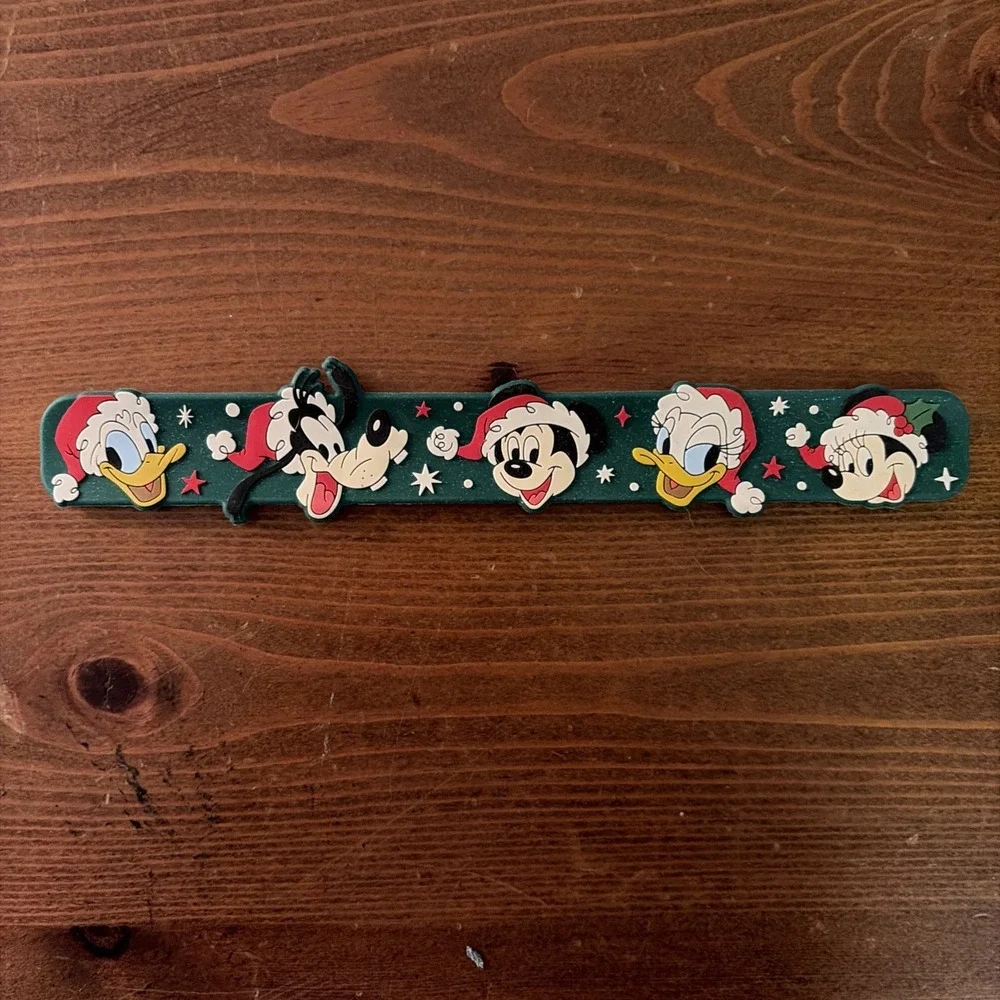 DISNEY CHRISTMAS‎ GREEN HOLIDAY SLAP BRACELET